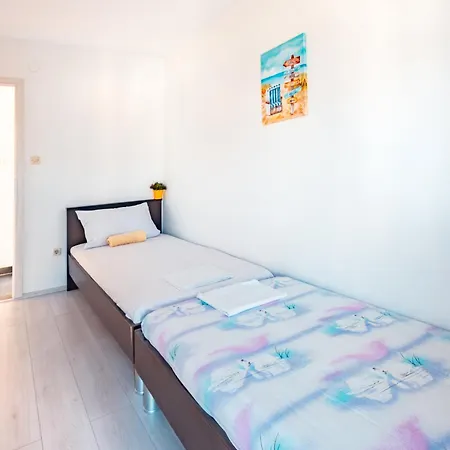 Lana Apartment