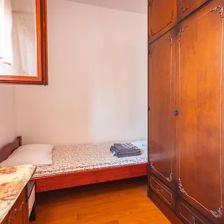 Lana Apartment
