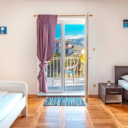 Lana Apartment *