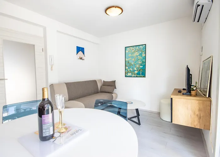 Apartment Diving In
