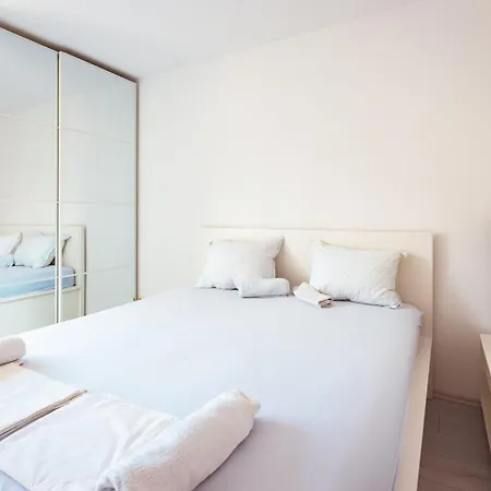 Diving In アパート *