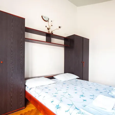 アパート Diving In